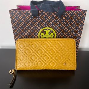 Tory Burch Zipper Wallet